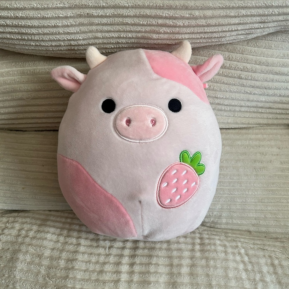 8” Reshma the Strawberry Cow Squishmallow